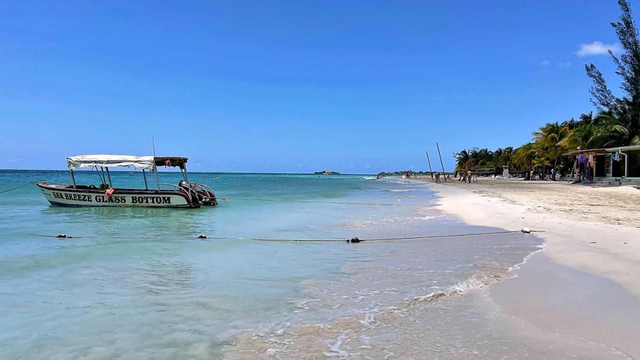 Oceanfront Condo W/ Free Parking + High Speed Wifi Negril Bagian luar foto
