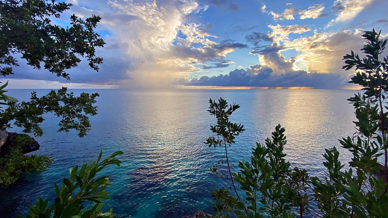 Oceanfront Condo W/ Free Parking + High Speed Wifi Negril Bagian luar foto
