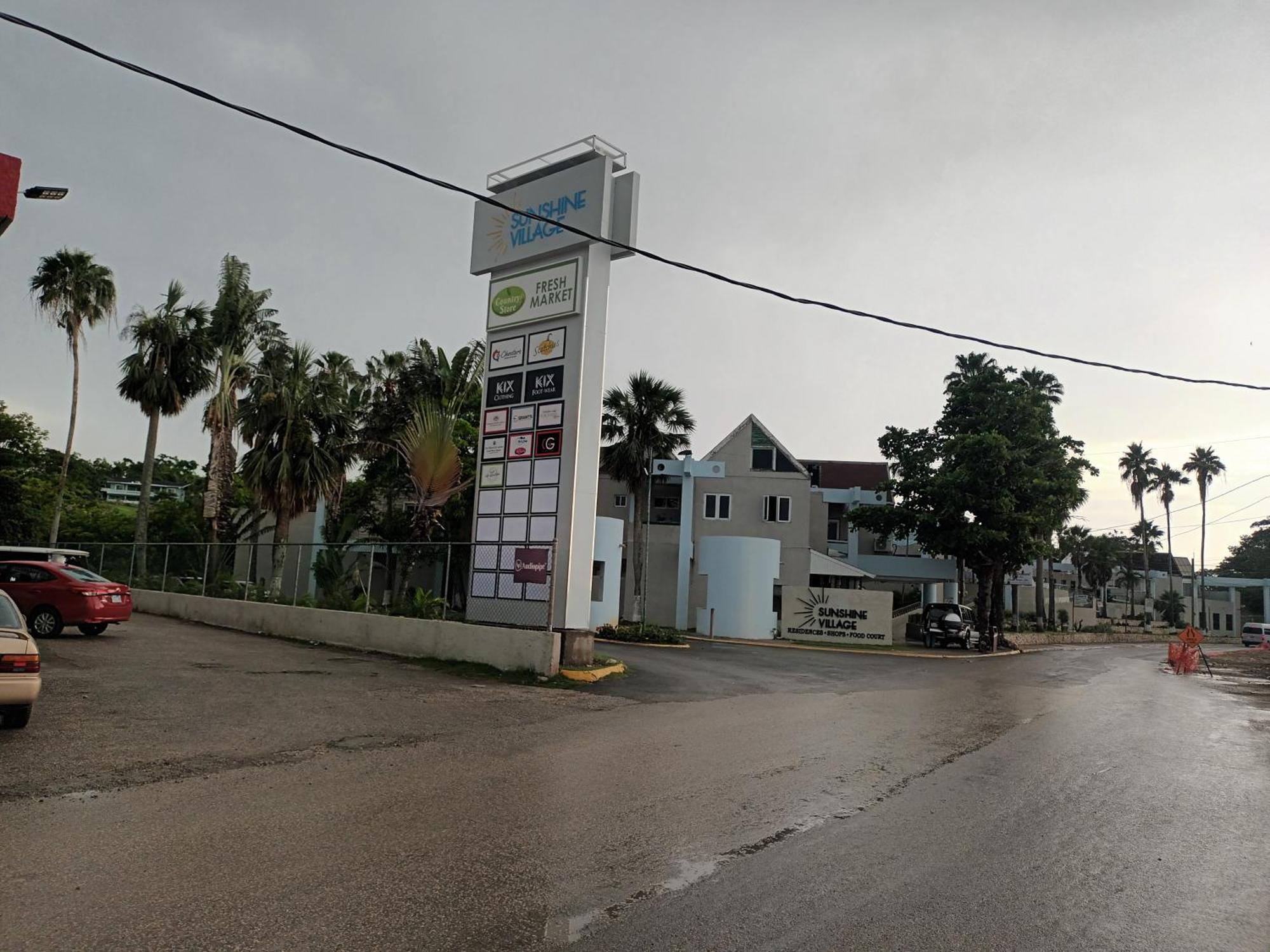 Oceanfront Condo W/ Free Parking + High Speed Wifi Negril Bagian luar foto